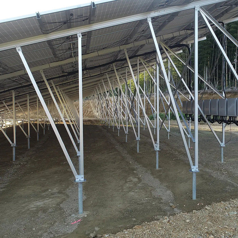 Fondation en béton support de montage de panneau solaire au sol résistant à la corrosion pour régler l'angle d'inclinaison
