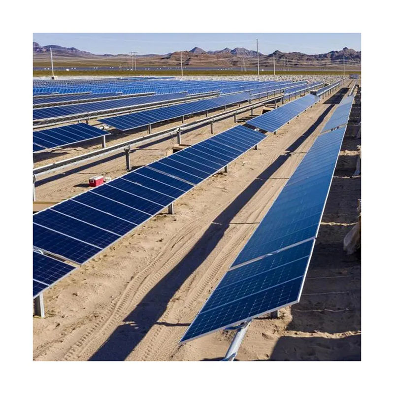 Supports photovoltaïques qui suivent la trajectoire du soleil pour augmenter la production d'énergie photovoltaïque