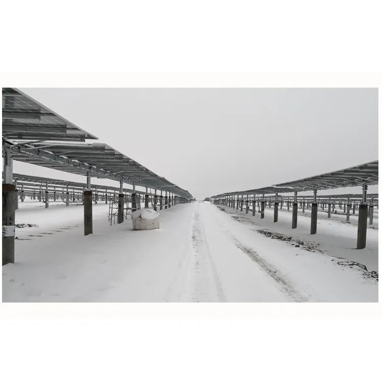 Supports photovoltaïques qui suivent la trajectoire du soleil pour augmenter la production d'énergie photovoltaïque