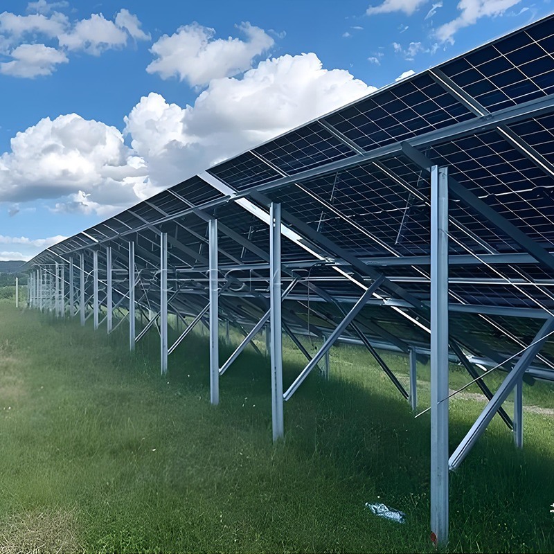 Structure de montage au sol photovoltaïque Fondation de vis au sol Système de montage au sol solaire Pour la centrale solaire