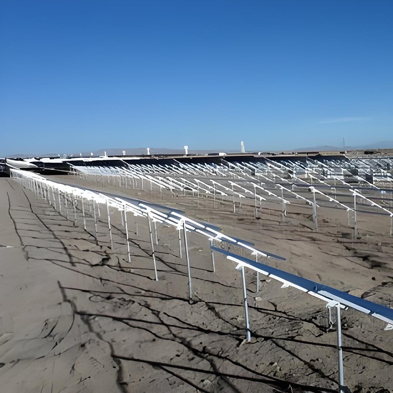Des supports de montage de panneaux solaires personnalisables pour votre centrale solaire nécessitent une solution solide et durable pour vos projets