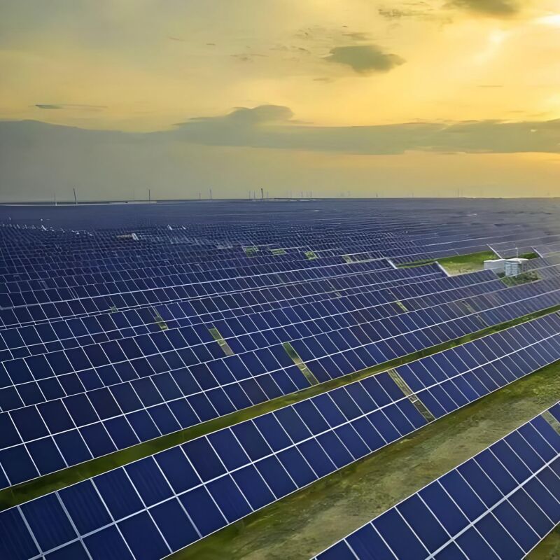 Des supports de montage solaire au sol conçus pour des installations solaires à grande échelle offrant un support durable et des solutions d'installation