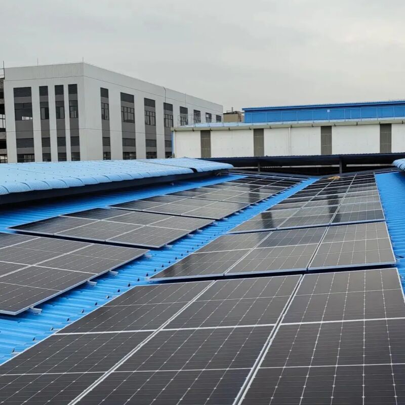 Plaquettes de montage de toit en aluminium anodisé durable pour les installations solaires de plaques de ciment et de plaques de teinture en asphalte