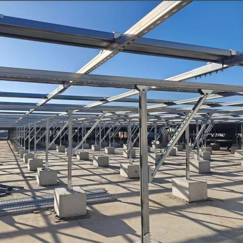 Supports de montage de panneaux solaires flexibles compatibles avec les bases en béton, la mise à la terre et les sites d'installation en pente